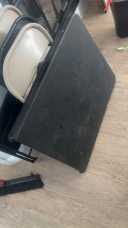 Folding table w/ chairs