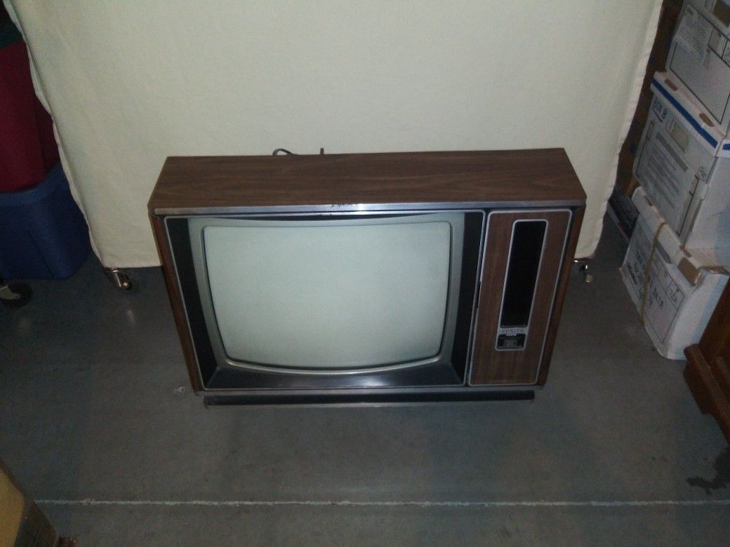 Zenith 19" color tv