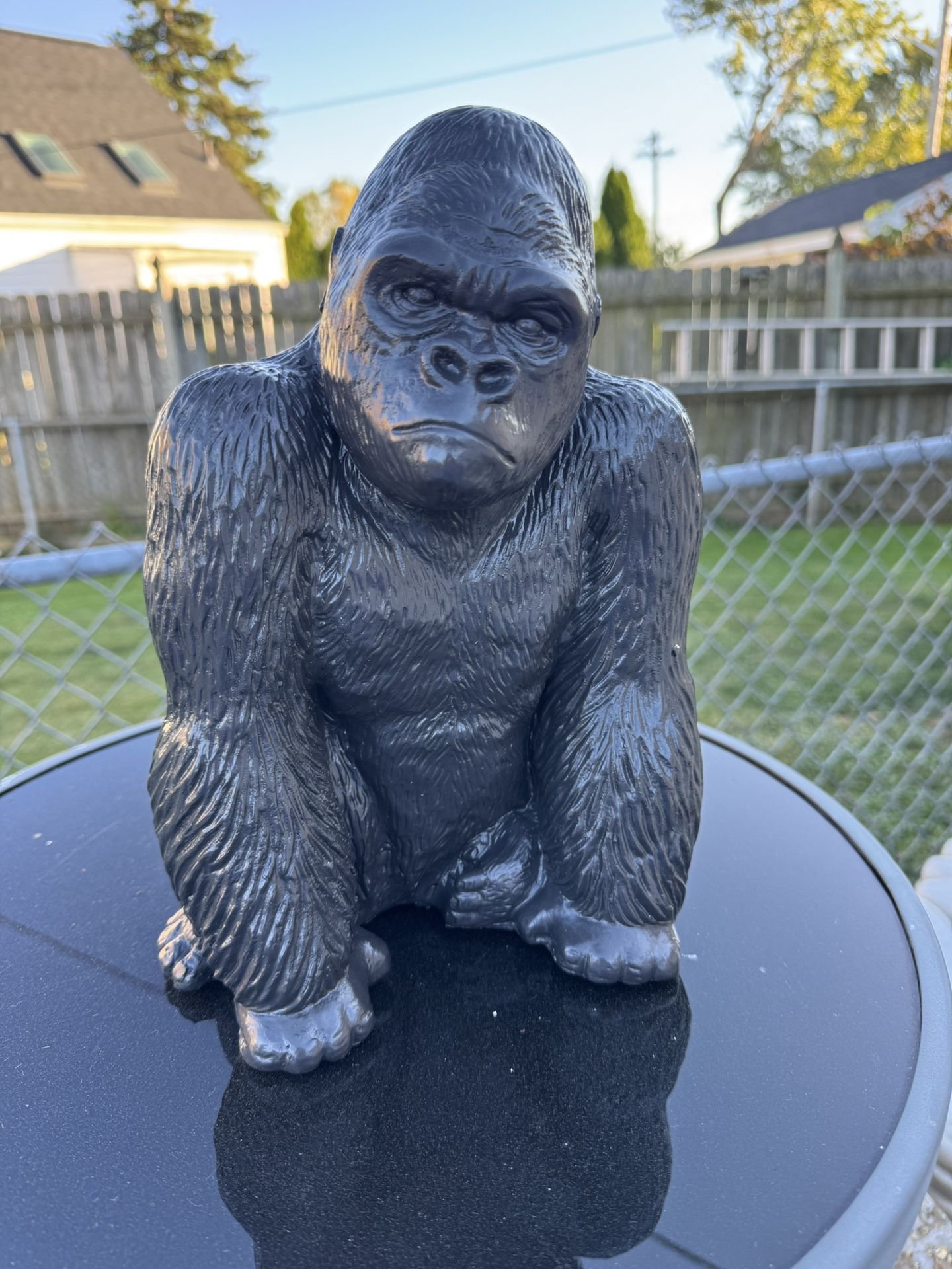 Gorilla statue 