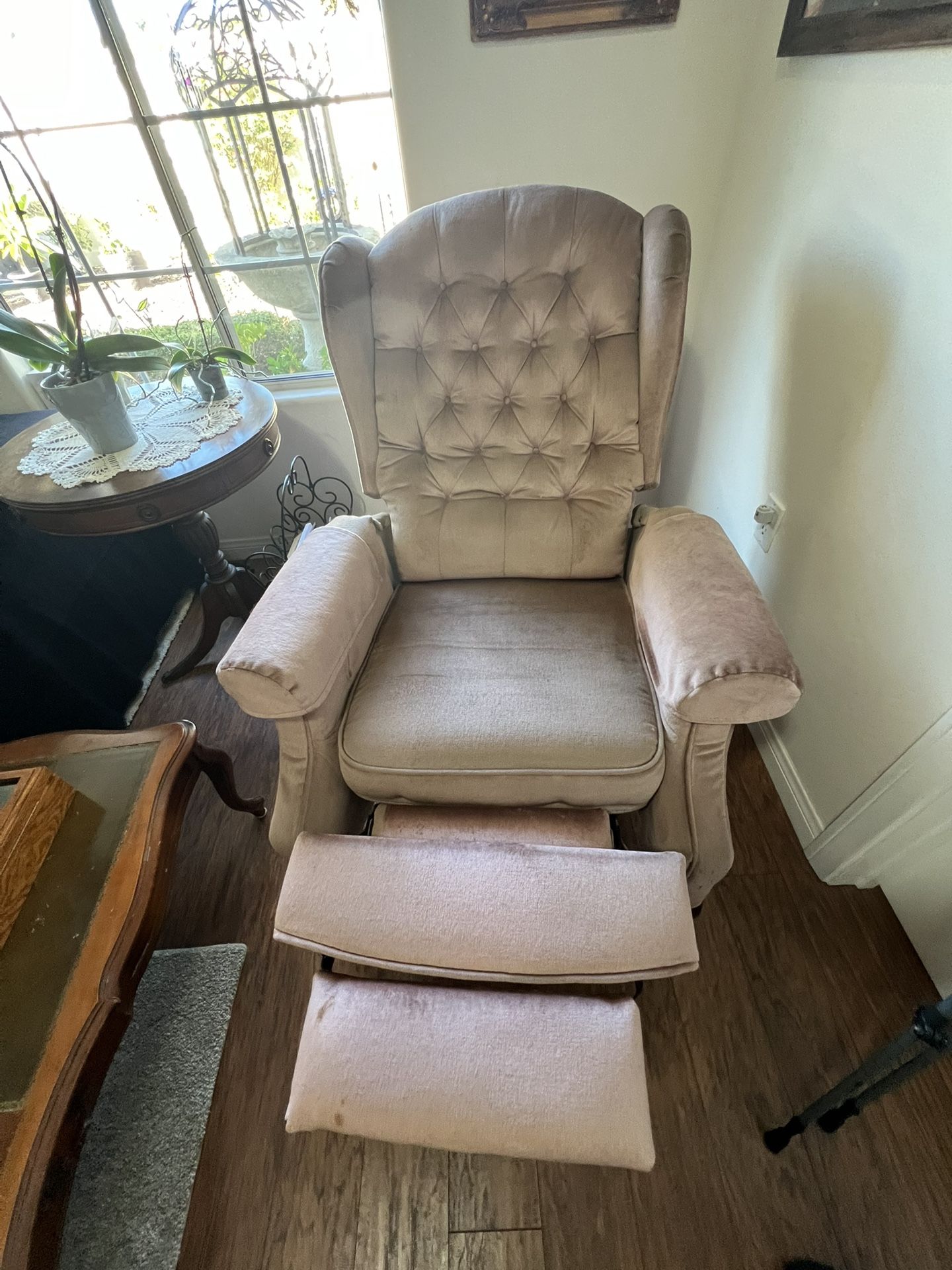 Recliner Chair