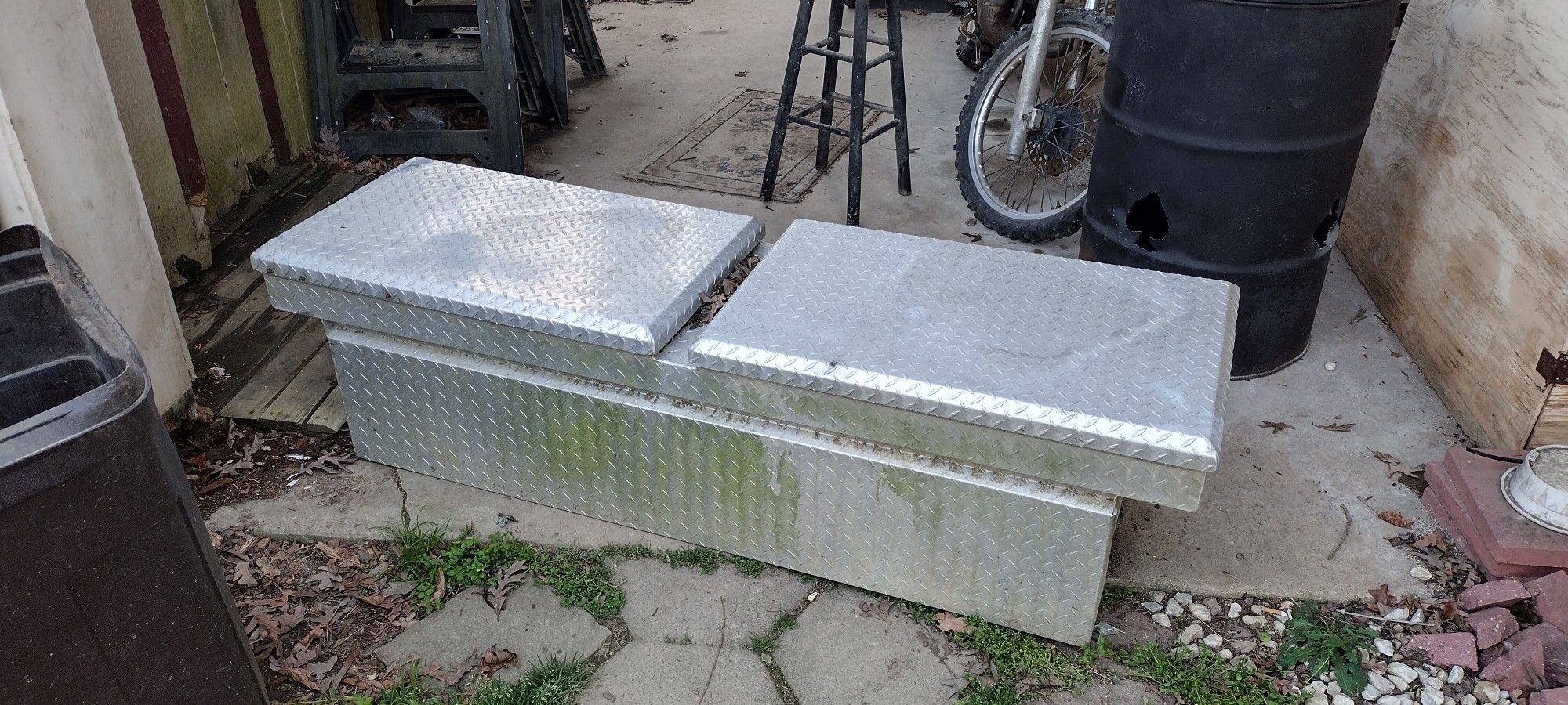 truck bed tool box