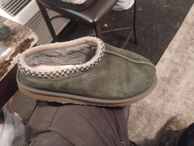 Ugg's Size 6