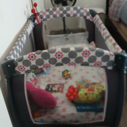 Baby's 👶🏽 Sleeper, Changing Area, & Play Pen. 