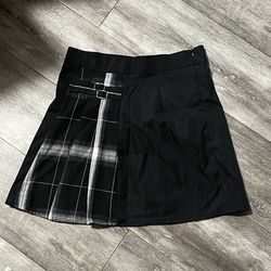 Little black skirt