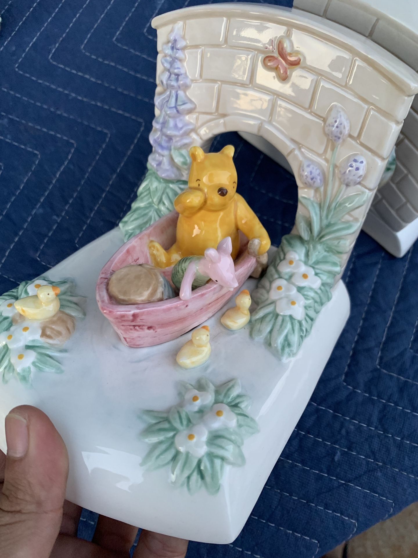 Classic Winnie the Pooh bookends by charpente