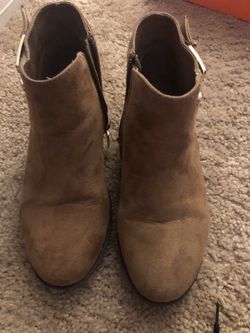Girls booties size 4