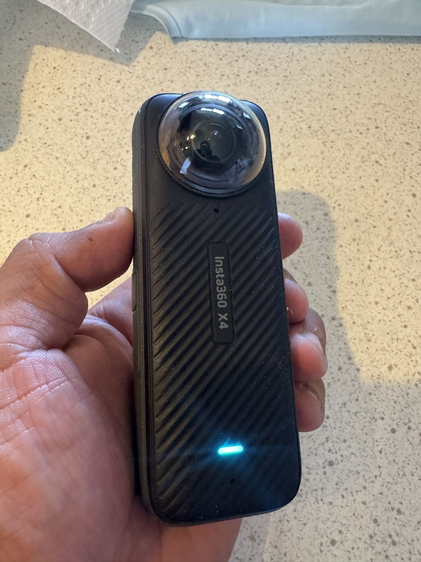 Insta360 X4