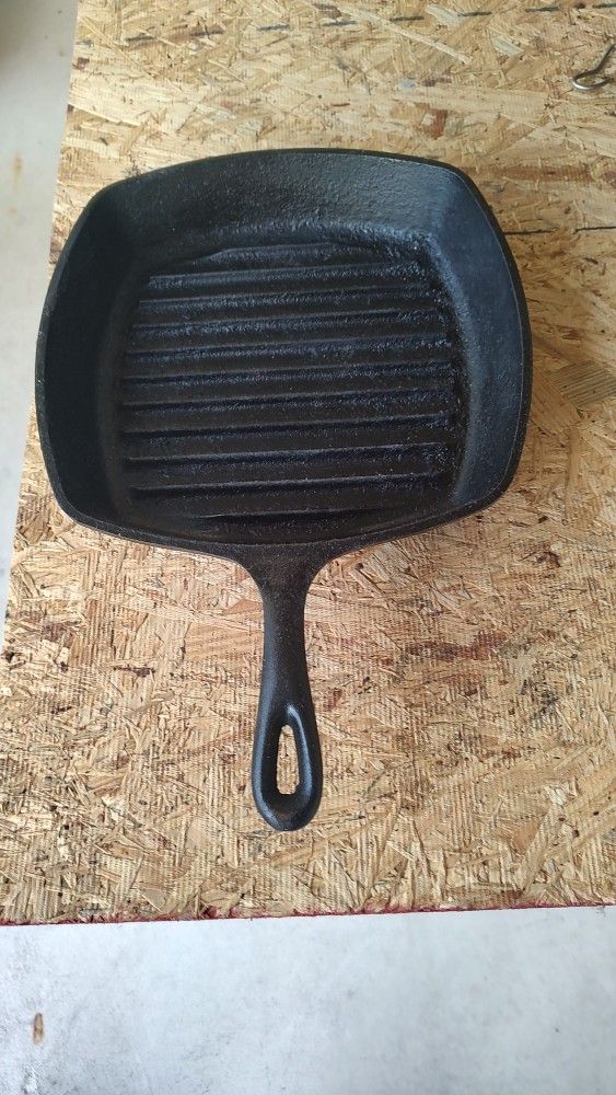 Lodge 8 Inch Cast Iron Skillet Fry Pan