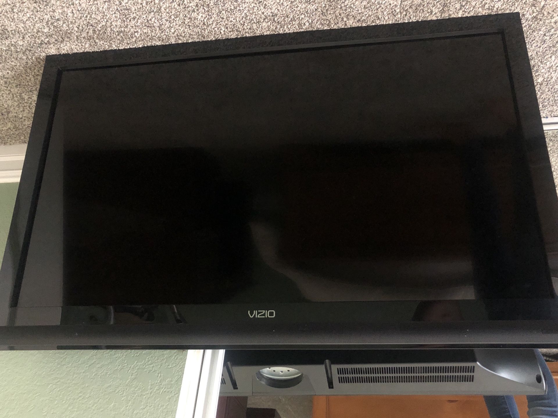 40 inch Vizio flat screen TV