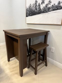 Refurbished counter height table with 2 stools