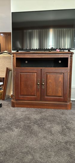 Swivel TV Stand