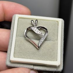 Stunning 🤩!! AAA Grade Cz Heart Pendant Set In 925 Sterling Silver !