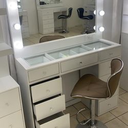 Hollywood Makeup Vanity 