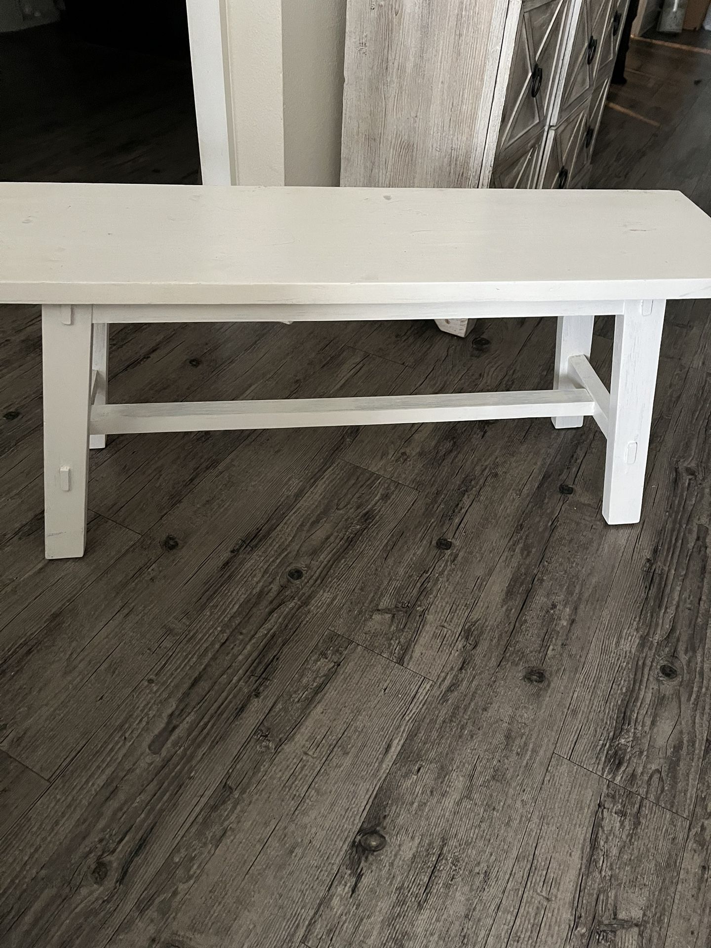 Gorgeous Vintage Looking Wooden Farmhouse Style Bench!!! Gorgeous!!!!