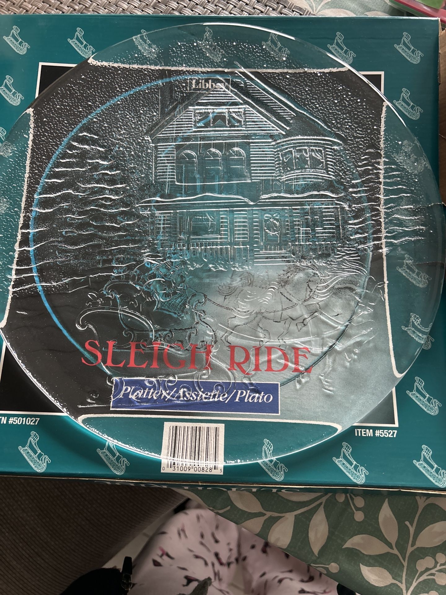 Sleigh Ridding Plate