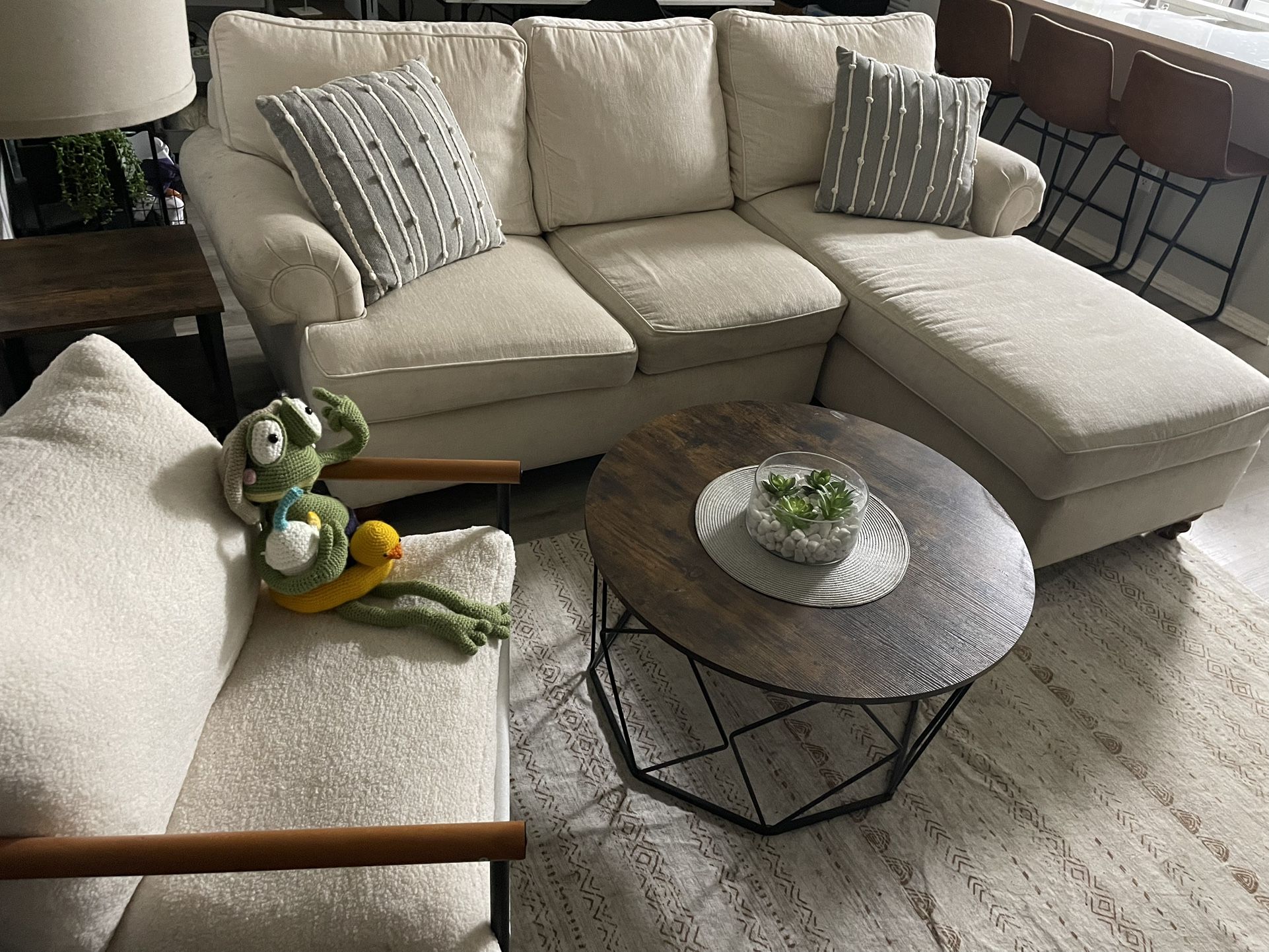 L-Shaped 2-Piece Sectional – Beige – Great Condition 