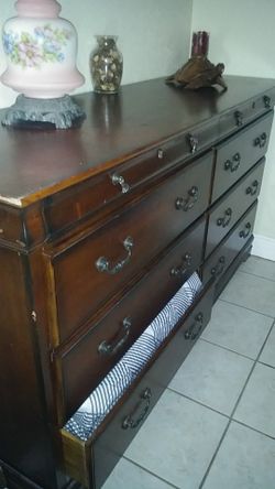 8 draws all wood dresser