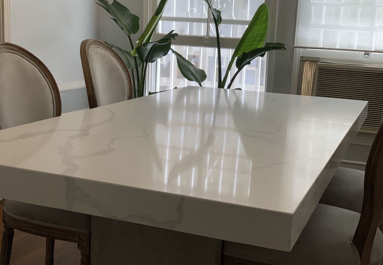 Dinning Table