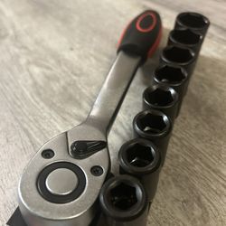 New 1/2inch Ratchet Wrench w/ 8pcs 1/2inch Metric Socket Set 