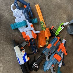 Lot Of Nerf Gu ns 