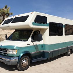 26.5 Rear Bath Lazy Daze RV Ford Triton V10 E-450 w/95k miles, Turn Key!