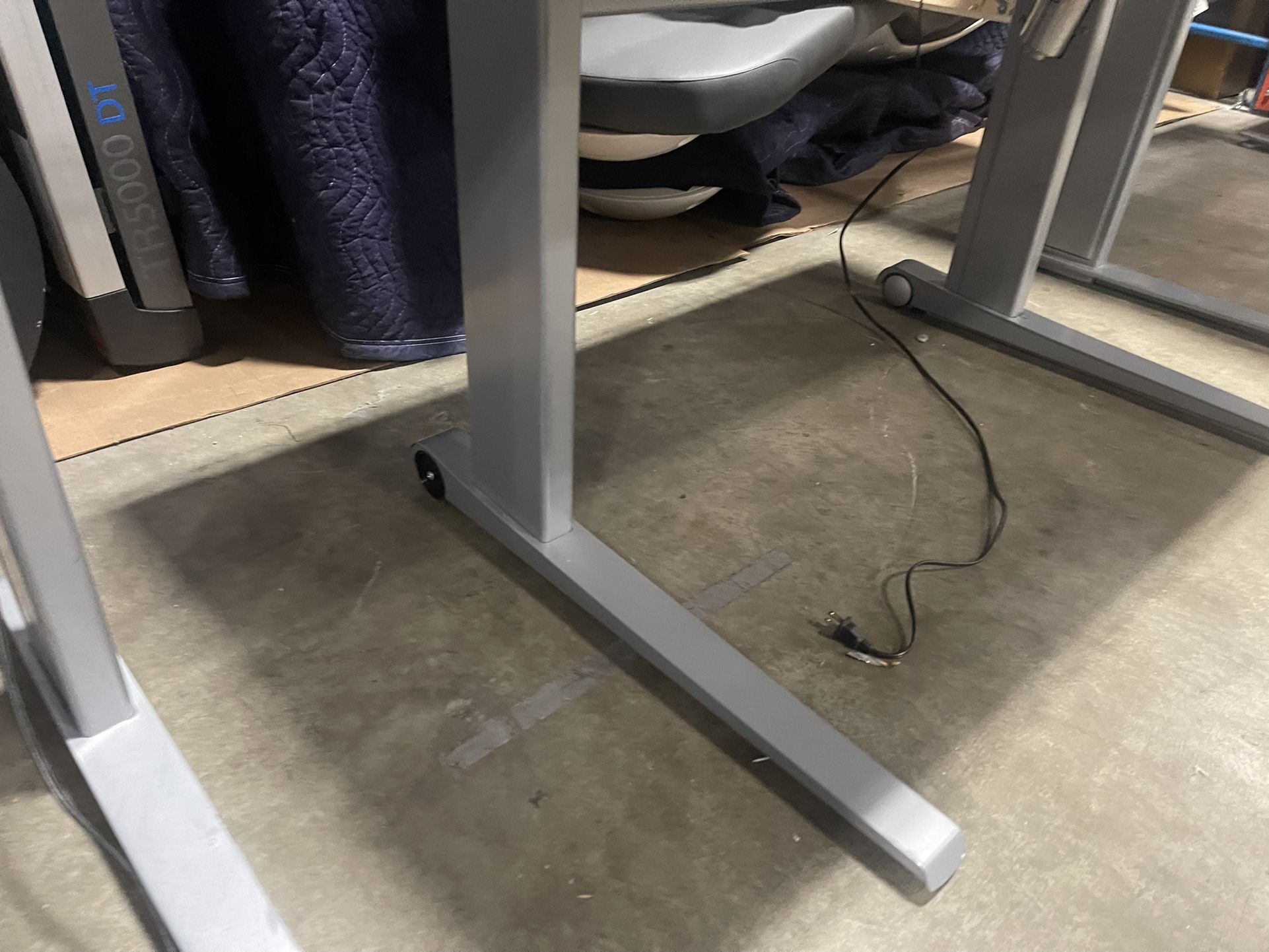 48x30 Conset Standing Desk W/ Wheels! Electric Height Adjustable Table! Sit Stand Desk! We Also Several Have Ergonomic Chairs!