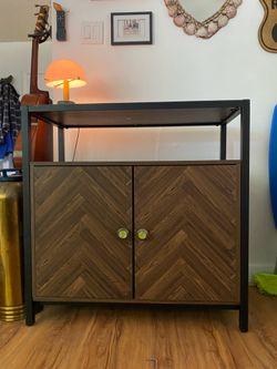 Bar cabinet