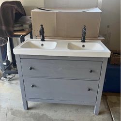 Grey Double Vanity W/Facets