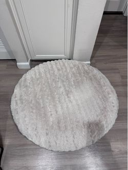 Kirkland Signature Round Faux Fur Plush Dog Bed 40” Diameter 10” Thick Calming Pet Bed Beige