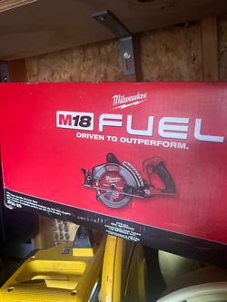 Milwaukee M18 FUEL 7-1/4" Rear Handle Circular Saw