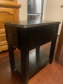 One end table