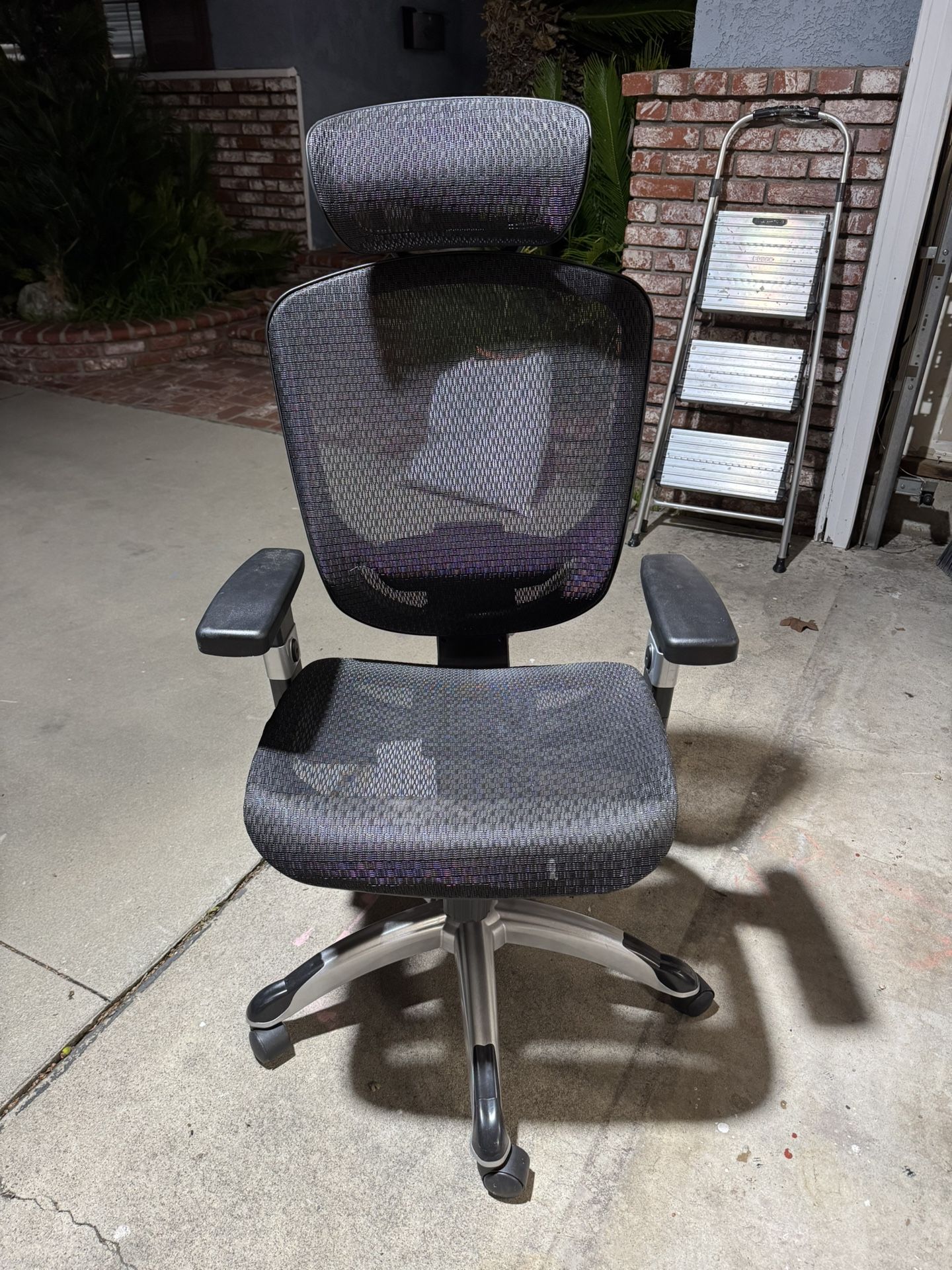 Staples Hyken Office Chair