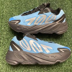 Adidas Yeezy 700 MNVN Bright Cyan size 10 VNDS