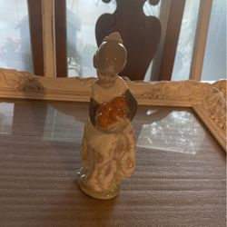 Lladro Valencian Girl  