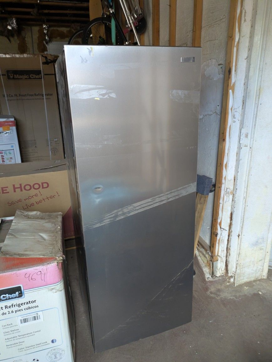 Small Fridge/Freezer 7ft³