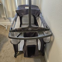 Toddlers Playpen and walker!