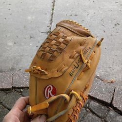 Rawlings Baseball Glove