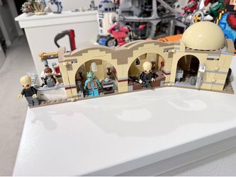 LEGO Star Wars set 75052: Mos Eisley Cantina