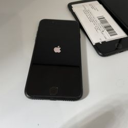 APPLE IPHONE 7 32GB UNLOCKED -LOW PRICE!!!!