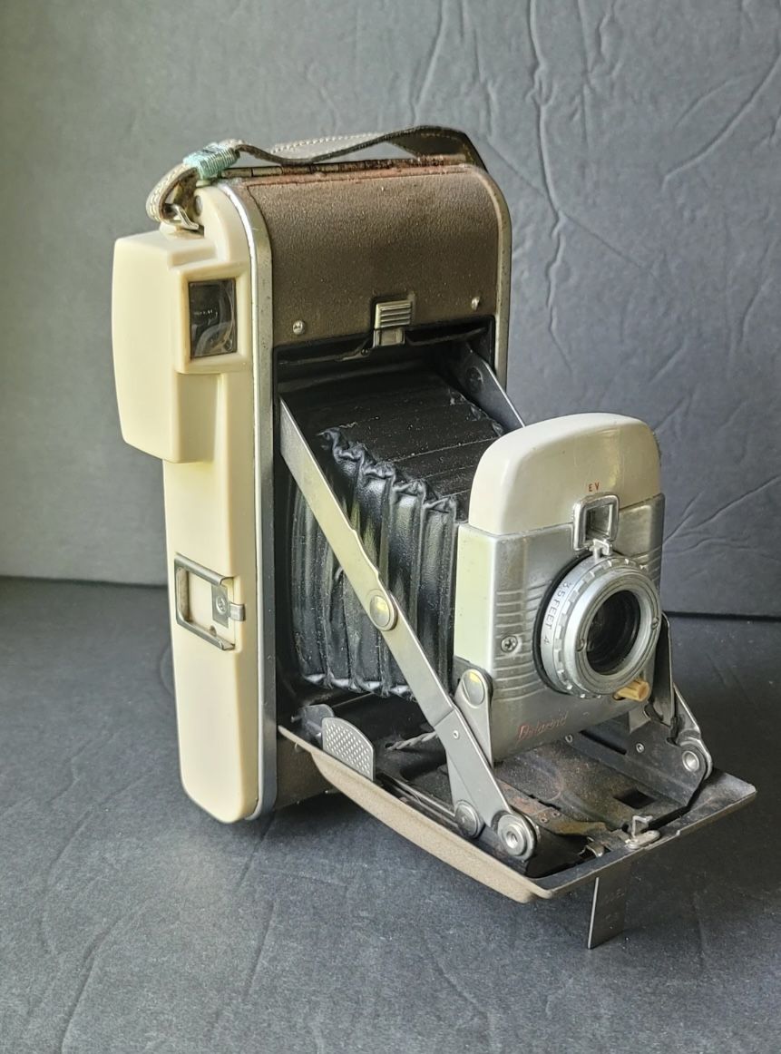 Polaroid 80 B. Film Camera.