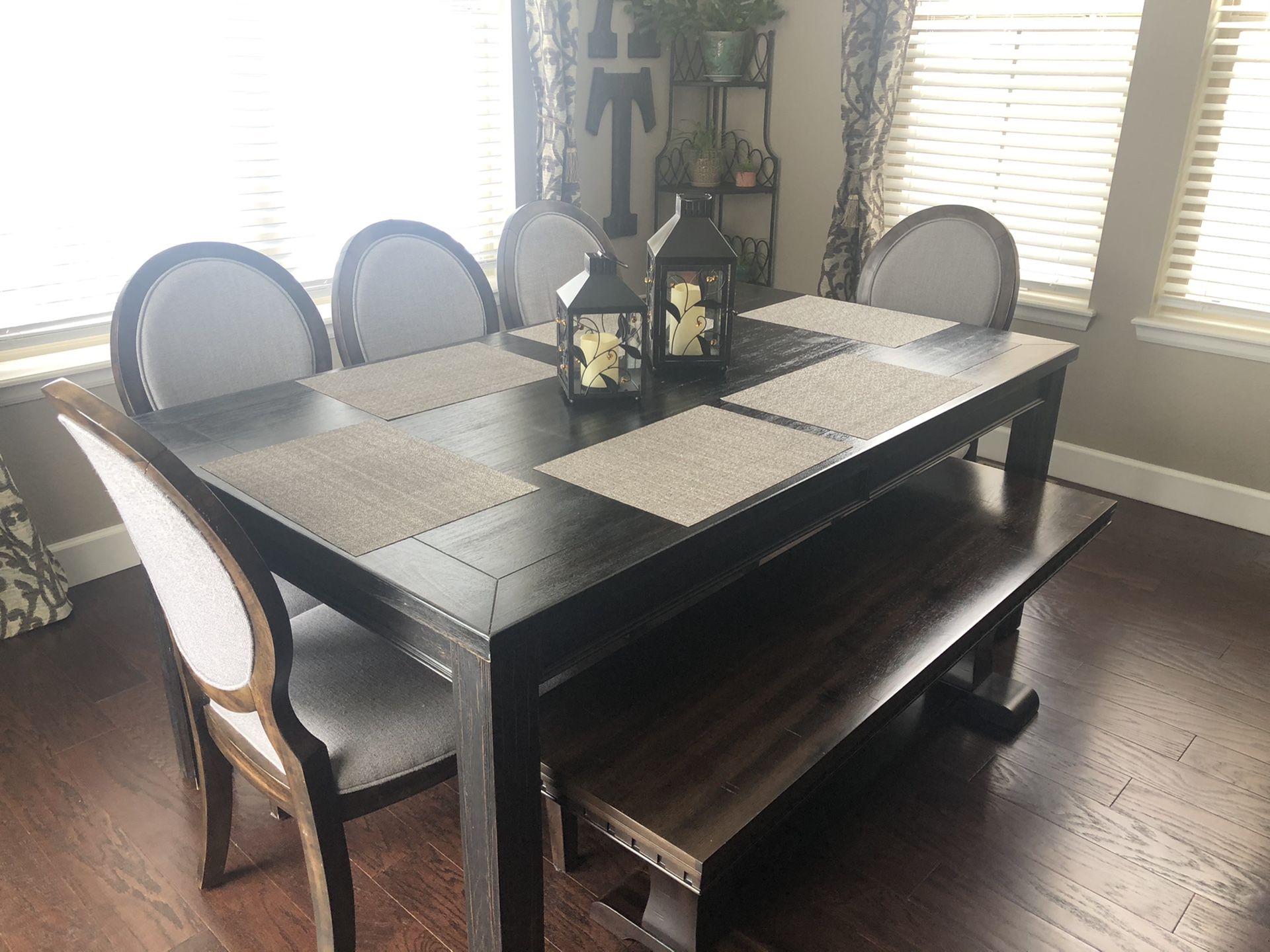 Dining table, five chairs a and bench