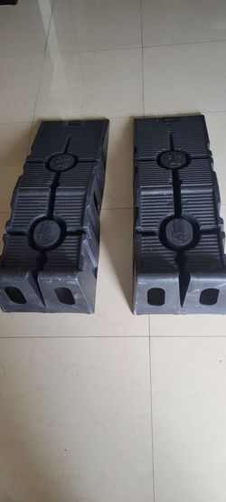 Car ramps.