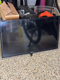 32" Toshiba smart tv with mount