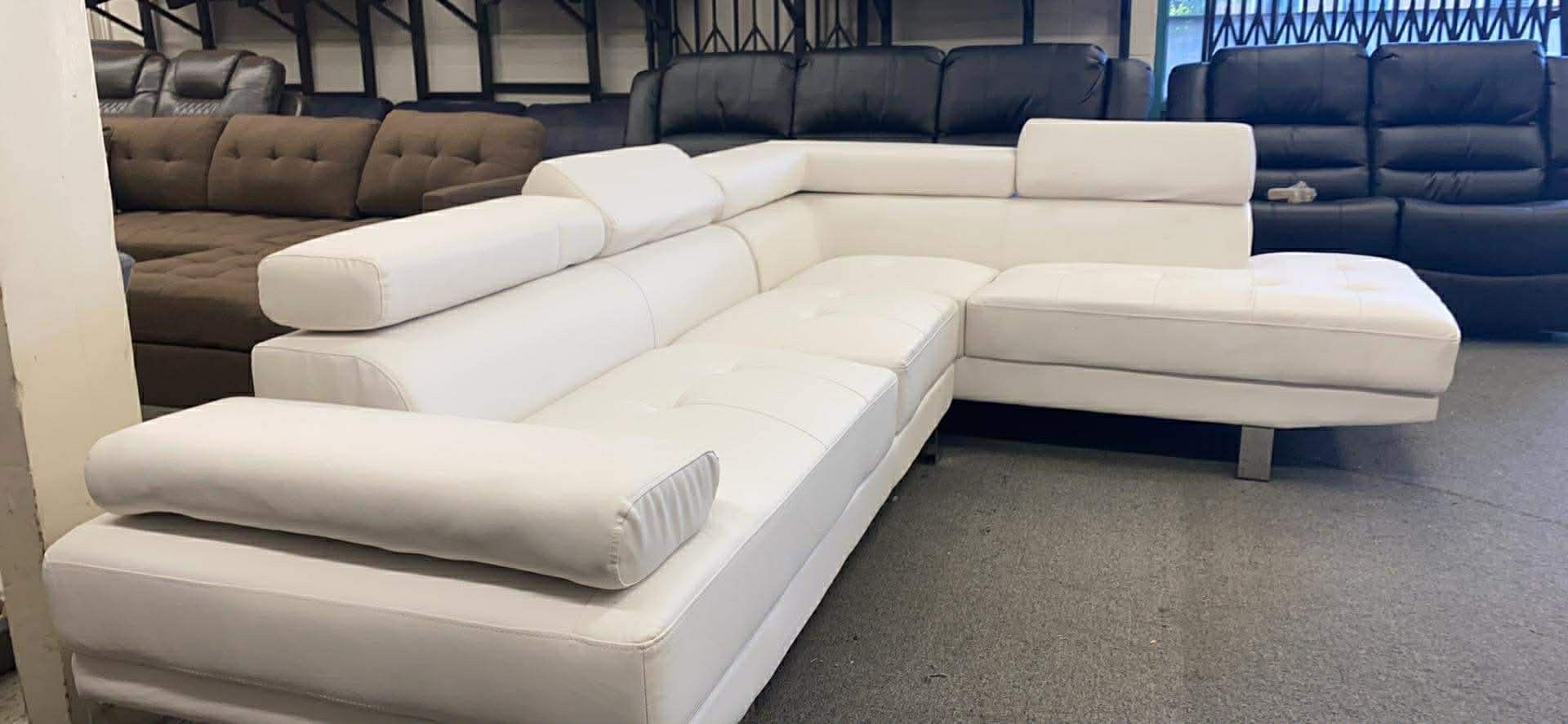 New 105x77 Sectional Couch / Free Delivery 