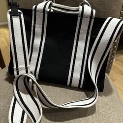 Victoria Secret PINK Black & White Crossbody Purse With Zipper