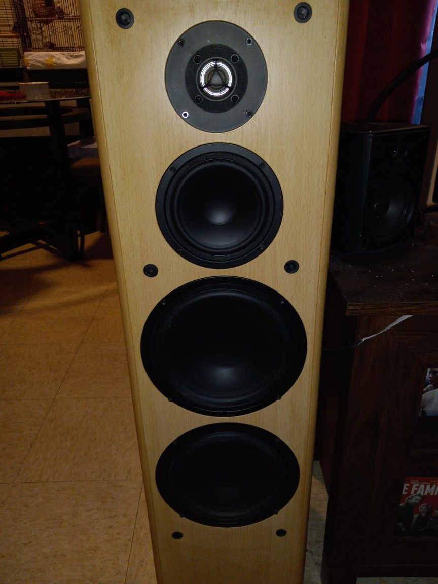Denmark E830LR Speakers