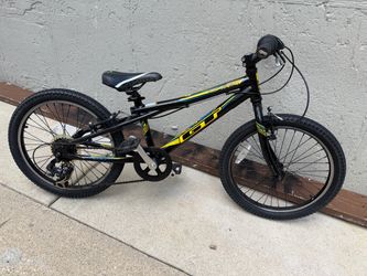 GT aggressor 20’ bike