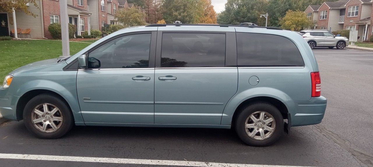 2008 Chrysler Town & Country