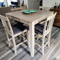 TABLE+ 4 Chairs
