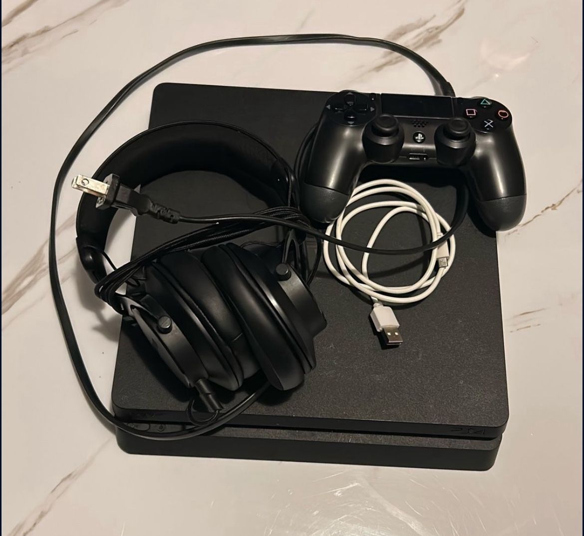 PS4 Controller And Console With Controller Charger